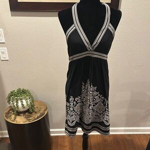 BCBGmaxazria BCBG womens Black and White Halter Dress medium‎ EUC